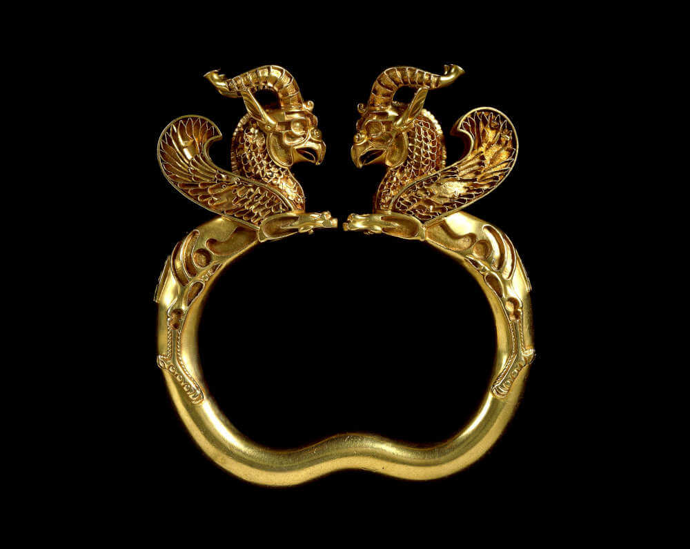 Gold armlet (part of the Oxus Treasure), Tajikistan, 499–300 BC. © The Trustees of the British Museum.