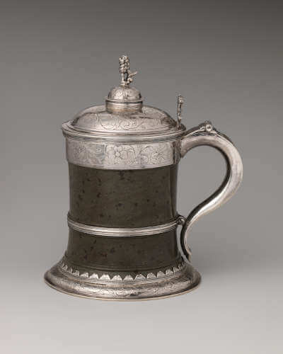 Tankard. Silver ca. 1620, stone late 19th century British. Serpentine, silver. Height: 5 3/4 in. (14.6 cm). Gift of Irwin Untermyer, 1968 68.141.112.