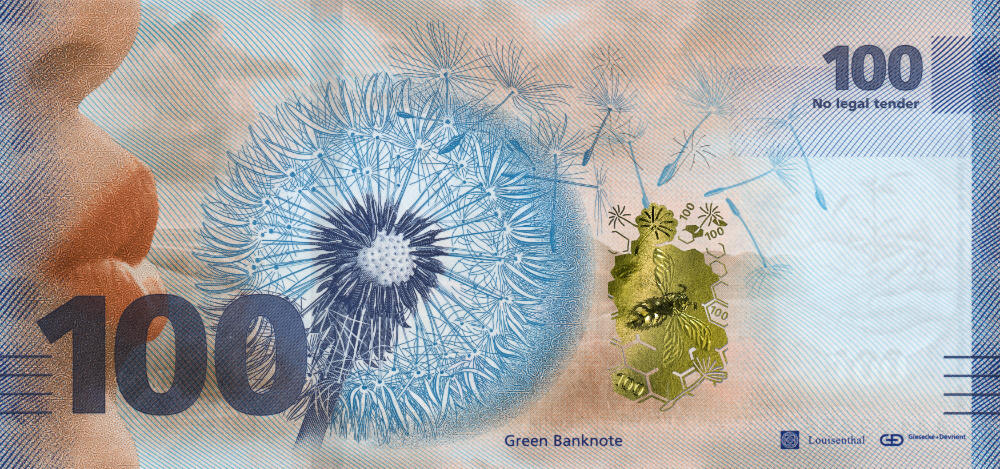 Environmental compatibility and sustainability are also playing an increasingly important role in money production. The “Green Banknote” from Giesecke+Devrient contains 86% less plastic and requires 29% less Co2.