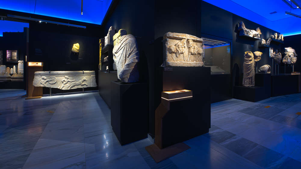 Archaeological Museum of Tegea, exhibition view. Image: Savvas Avramidis (KIKPE Numismatic Collection, Athens).