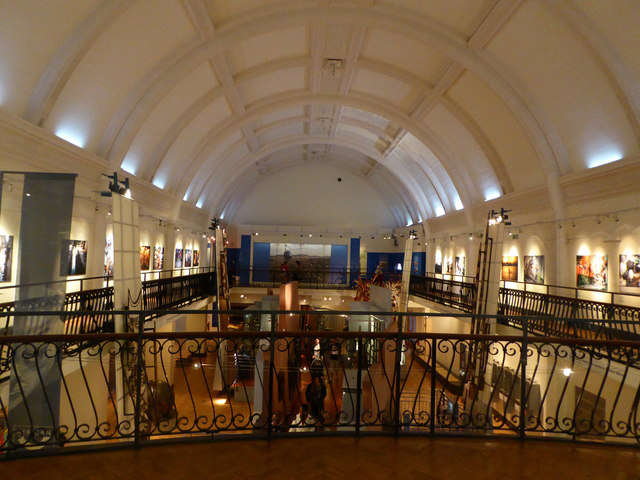 Interior, global display, Horniman Museum and Gardens. Photo: Horniman Museum via Wikimedia Commons / CC BY-SA 2.0.