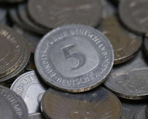 The contents of a piggy bank from the Deutsche Mark era – a case for the Bundesbank exchange counter? Photo: Wieschowski.